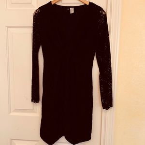 Classic V Neck Black Lace Long Sleeved Dress